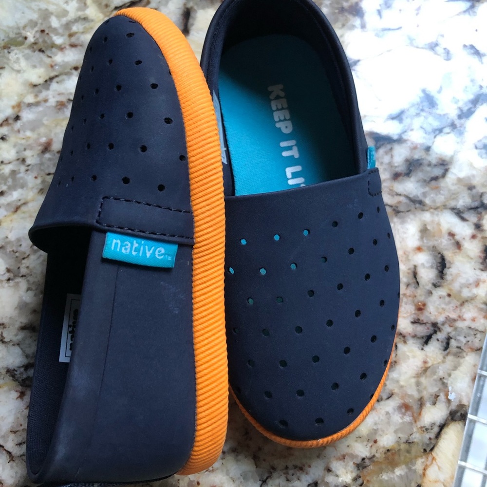 Native keep It lite toddler shoes